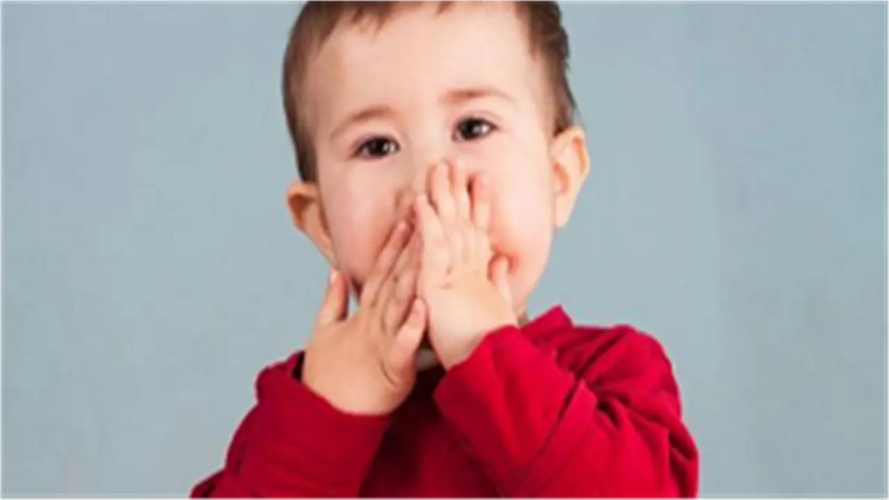 قلة الكلام المفاجئة عند الأطفال: طبيب أطفال يوضح الأسباب المؤثرة وطرق التعامل معها